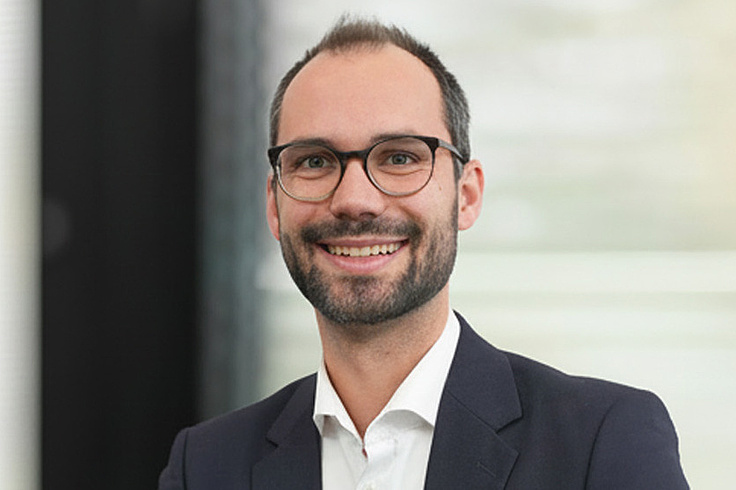 Dr. Thorsten Bischof