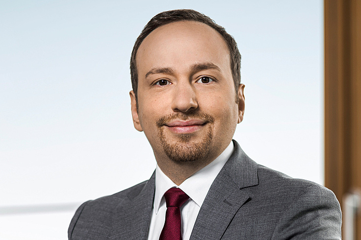 Dr André Buzari, LL.M.