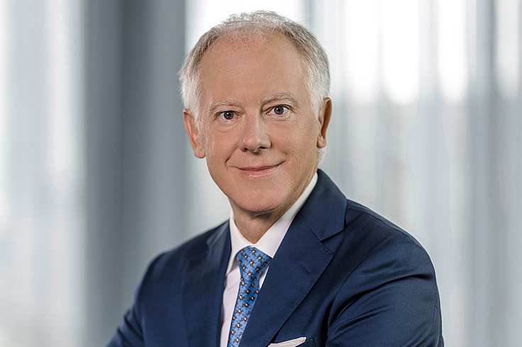 Prof. Dr Stefan Pützenbacher, Notary